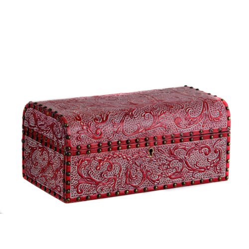 Sub.:8 - Lote: 3437 -  Caja en madera forrada de cuero rojo grabado.