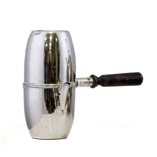 Sub.:8 - Lote: 1345 -  Cafetera estilo �rabe en metal plateado, con mango de madera.