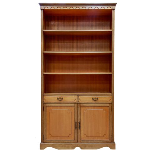 Sub.:8 - Lote: 3308 -  C�moda - librer�a vertical en madera natural con cuatro baldas, dos cajones en cintura y dos puertas en la base.