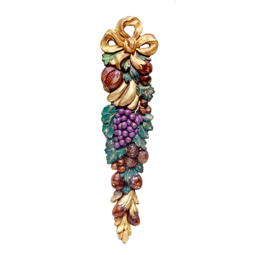 Sub.:8 - Lote: 3315 -  Adorno navide�o de orla con flores en espuma de poliuretano patinada.