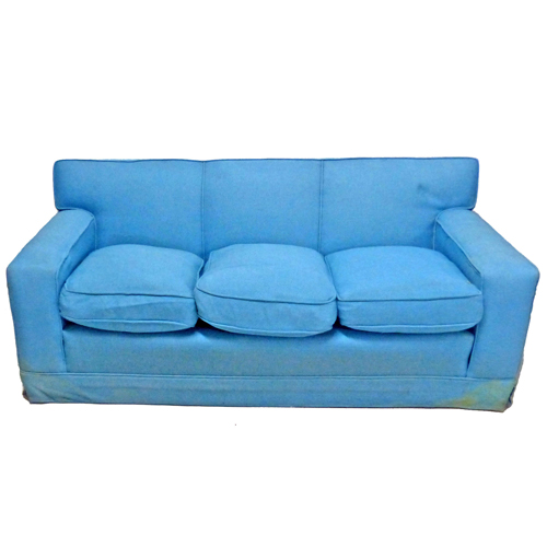 Sub.:8 - Lote: 3457 -  Sof� de tres plazas tapizado en azul.