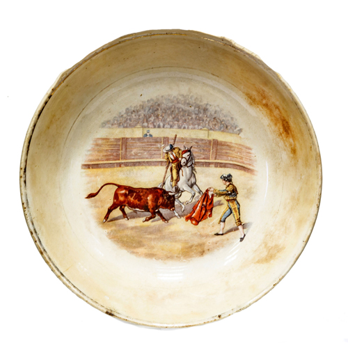 Sub.:8 - Lote: 3247 -  Plato en cer�mica esmaltada. Decoraci�n mediante impresi�n de escena taurina en la base.