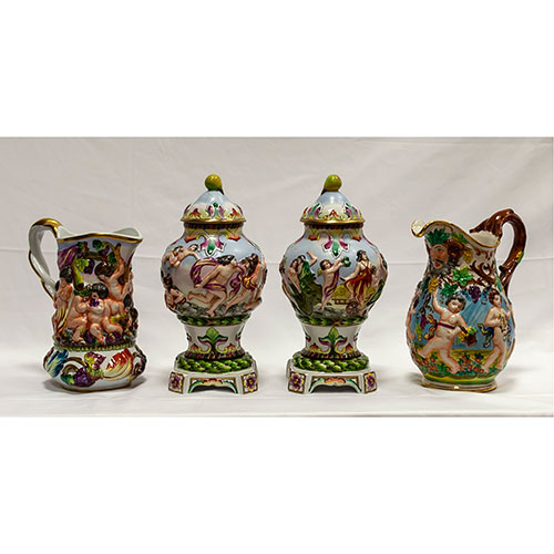 Sub.:9-On - Lote: 685 -  Lote de 2 jarras y 2 tibores en porcelana policromada espaola siguiendo modelos de Capodimonte.