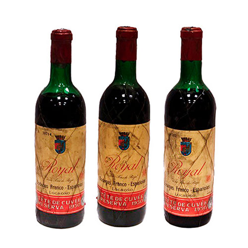 Sub.:9-On - Lote: 285 -  Tres botellas de vino Royal. Bodegas Franco-Espaolas. Logroo. 1950.