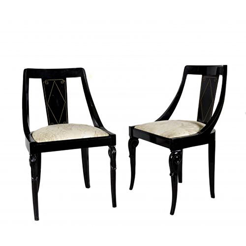 Sub.:9-On - Lote: 141 -  Pareja de sillas gndola en madera lacada en negro. Estilo restauracin.