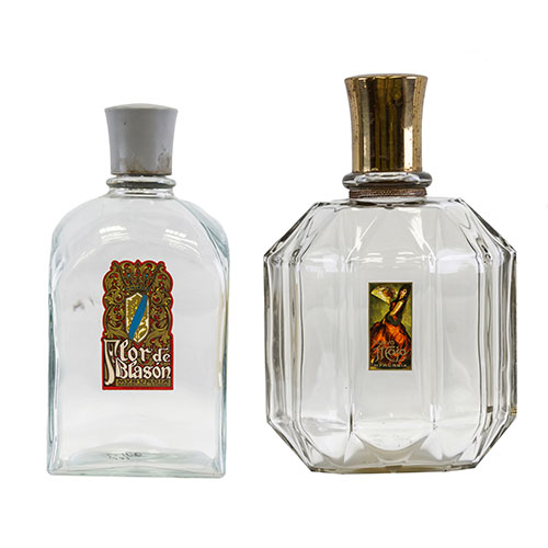 Sub.:9-On - Lote: 340 -  Lote de dos frascos de perfume en cristal. De cuerpos afacetados. Con etiquetas de 